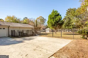 1285 Lynn Dr, Waycross, GA 31501 - Photo 10