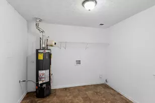 105 Solomon Dr, Ellenwood, GA 30294 - Photo 28