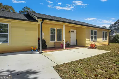 2001 Raymonds Drive, Loganville, GA 30052 - Photo 2