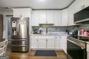 2001 Raymonds Dr, Loganville, GA 30052 - Photo 10