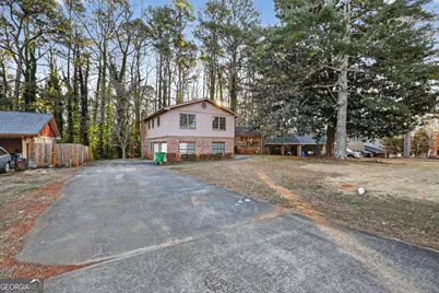 1201 Hunters Glen Drive, Stone Mountain, GA 30083 - Photo 2