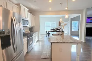 1040 Shadow Glen Drive, Fairburn, GA 30213 - Photo 6