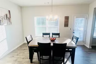 1040 Shadow Glen Drive, Fairburn, GA 30213 - Photo 10