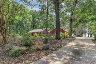 364 Ridgewood Dr, Hartwell, GA 30643 - Photo 2