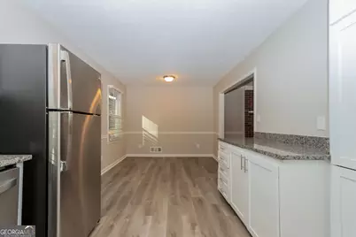 565 Greenview Avenue SE, Conyers, GA 30094 - Photo 6