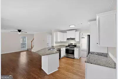 5546 NW Hurstcliffe Drive, Kennesaw, GA 30152 - Photo 10