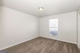 9430 Sleepy Hollow Ln, Jonesboro, GA 30238 - Photo 10