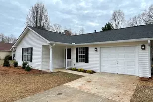 34 Canterbury Dr, Grantville, GA 30220 - Photo 2