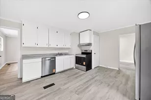 1049 Boulevard, Macon, GA 31211 - Photo 8