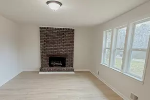 105 Woodbine Dr, Carrollton, GA 30117 - Photo 2