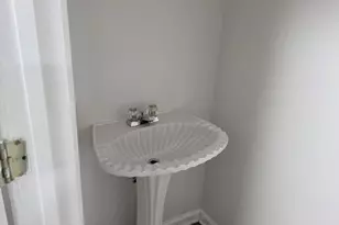 1364 Hollenbeck Ln, Riverdale, GA 30296 - Photo 4