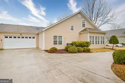 403 Commonwealth Cir, Newnan, GA 30263 - Photo 4