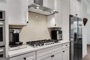 6635 Beacon Dr, Sandy Springs, GA 30328 - Photo 10