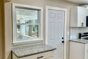 481 Hammond Dr, Sandy Springs, GA 30328 - Photo 8