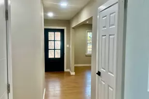 481 Hammond Dr, Sandy Springs, GA 30328 - Photo 4