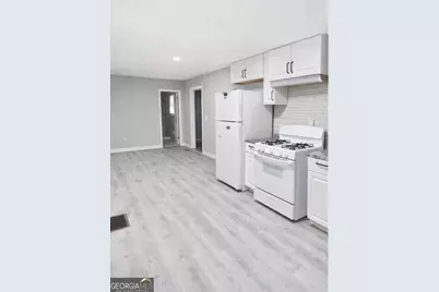 3555 Meadowridge Drive SW, Atlanta, GA 30331 - Photo 4