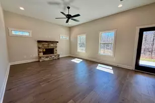 213 Perkins Place Dr, Hogansville, GA 30230 - Photo 4