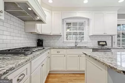 5410 Sandell Court, Dunwoody, GA 30338 - Photo 12