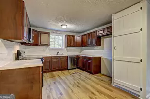 201 Dundee Lake Rd, Griffin, GA 30223 - Photo 20