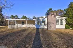 201 Dundee Lake Rd, Griffin, GA 30223 - Photo 1