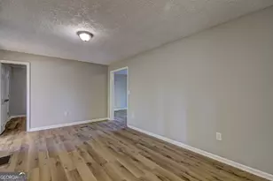 201 Dundee Lake Rd, Griffin, GA 30223 - Photo 18