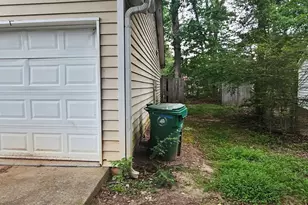 854 Greenhedge Dr, Stone Mountain, GA 30088 - Photo 4
