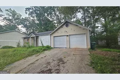 854 Greenhedge Drive, Stone Mountain, GA 30088 - Photo 1