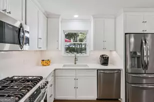 907 Mallery St, Saint Simons, GA 31522 - Photo 8
