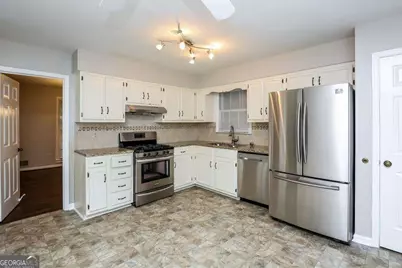 3999 Tall Pine Drive, Marietta, GA 30062 - Photo 4