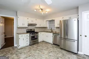 3999 Tall Pine Dr, Marietta, GA 30062 - Photo 4