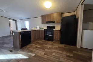 221B Cathey Rd, Mountain City, GA 30562 - Photo 4