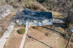 204 Cleaveland Dr, Lagrange, GA 30241 - Photo 2