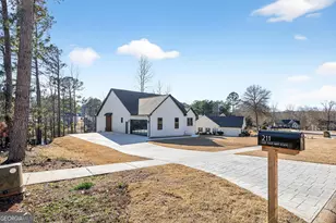 211 Lake Chase Dr N, Griffin, GA 30224 - Photo 10