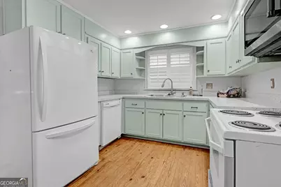 1077 Helen Street, Morrow, GA 30260 - Photo 6