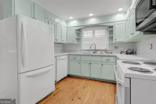 1077 Helen St, Morrow, GA 30260 - Photo 6