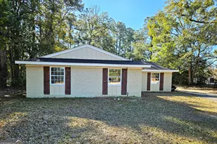 1012 Remington Ave, Thomasville, GA 31792 - Photo 2
