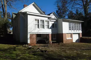 149 Holmes St, Barnesville, GA 30204 - Photo 2