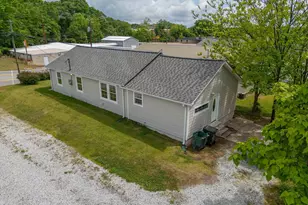 481 W Currahee St, Toccoa, GA 30577 - Photo 32