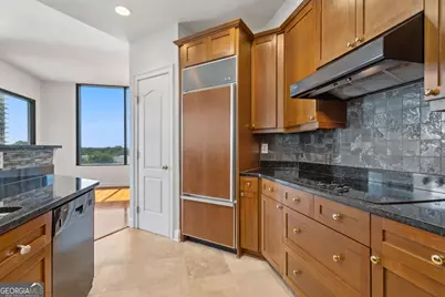 2828 Peachtree Road NE # 802, Atlanta, GA 30305 - Photo 36