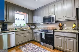 1020 Barnett Pl, Athens, GA 30605 - Photo 8