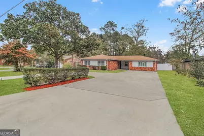 1046 Live Oak Drive, Hinesville, GA 31313 - Photo 4