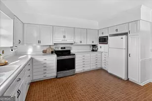 111 E Banks St, Glennville, GA 30427 - Photo 14