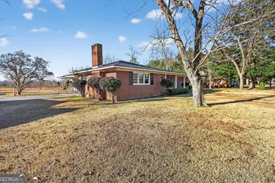 111 E Banks Street, Glennville, GA 30427 - Photo 4