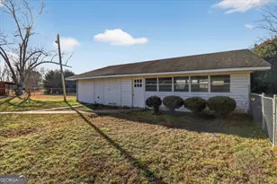 111 E Banks St, Glennville, GA 30427 - Photo 38