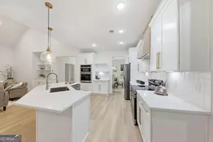 370 Harbour Shores Dr, Jackson, GA 30233 - Photo 2