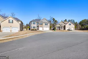 166 Brookview Dr, Newnan, GA 30265 - Photo 2