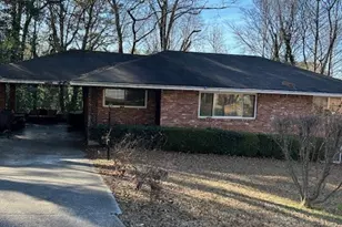 2719 Dearwood Dr SW, Atlanta, GA 30315 - Photo 2