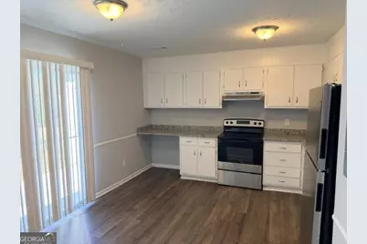 8319 Glenwoods Terrace, Riverdale, GA 30274 - Photo 10