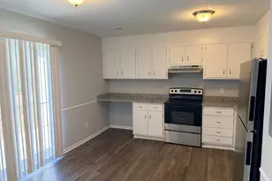 8319 Glenwoods Terrace, Riverdale, GA 30274 - Photo 10