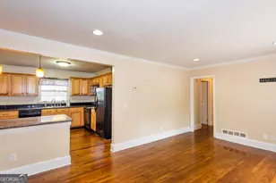 3132 Cloverhurst Dr, East Point, GA 30344 - Photo 4